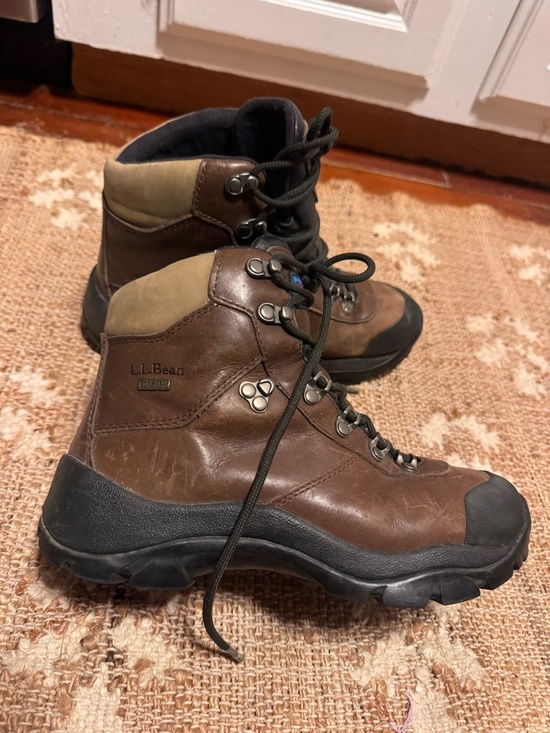 L.L. Bean Shoes - LL Bean Womens Hiking Boot Goretex Size 7.5 wide WATERPROOF